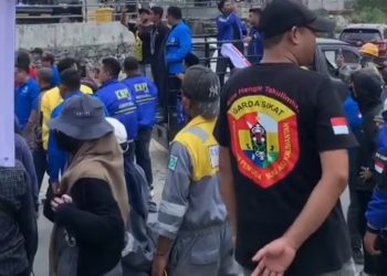 Aksi Damai Menuntut Hak Pekerja Subcon Proyek RDMP