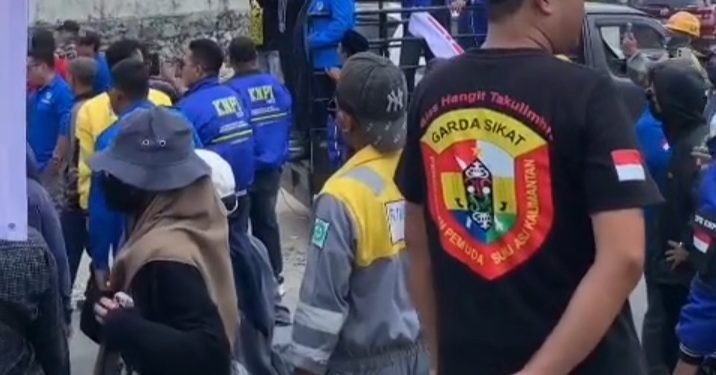 Aksi Damai Menuntut Hak Pekerja Subcon Proyek RDMP