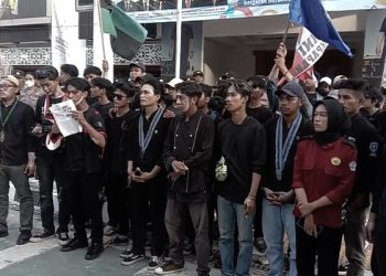 Peringati Hari Buruh, Mahasiswa Balikpapan Gelar Aksi Perjuangkan Hak-Hak Buruh