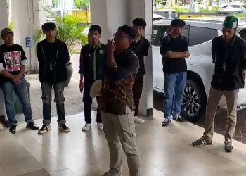 Peduli Masyarakat,HMI Cabang Balikpapan Gelar Aksi Di Depan Kantor DPRD Kota Balikpapan