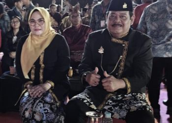 Tampil Luar Biasa,Abdulloh Puji Dan Beri Semangat Bagi Kontingen Balikpapan Di Karnaval budaya Nusantara