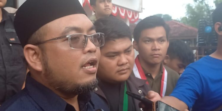 Puluhan Mahasiswa Sambangi Kantor KPU ,Ini Kata Ketua Umum KPU Kota Balikpapan