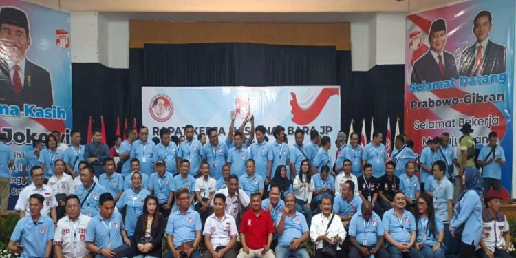 DEKLARASI DUKUNGAN: Peserta Rakernas Bara JP berfoto bersama di Asrama Haji Pondok Gede, Jakarta, Rabu-Kamis, 9-10 Oktober 2024. (Istimewa)