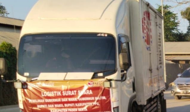 Dengan Pengawalan ketat Logistik Pilkada 2024 Tiba Di Balikpapan