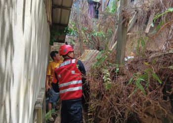 Tanah Longsor Terjadi di Gunung Polisi Balikpapan, Siring Ambruk dan Pondasi Rumah Rusak