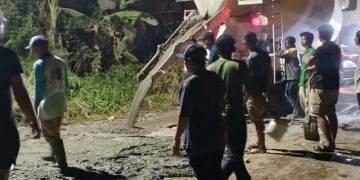 Perbaiki Jalan Secara Swadaya, Warga Soroti Minimnya Perhatian Pemerintah Kota Balikpapan